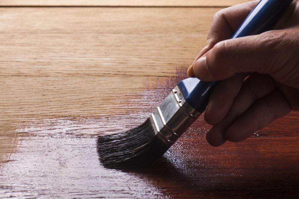 Varnish for wood finish