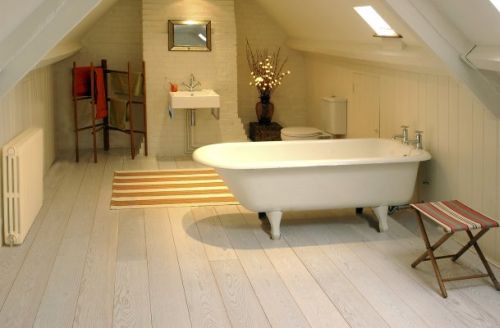Installing Wood Flooring In The Bathrooms wood-flooring-in-the-bathroom