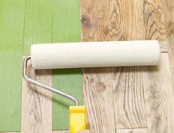 You Won't Believe How This Wood Flooring Was Renovated. oiling_floor