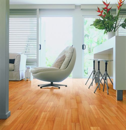 bright-narrow-flooring