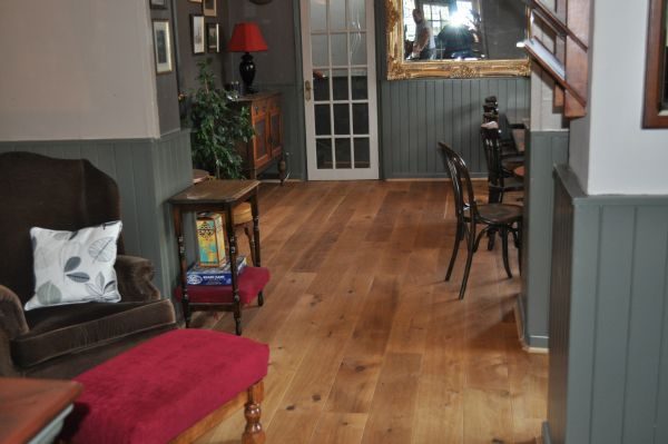 What Is The Right Wooden Floor For Restaurants And Pubs what-is-the-right-wood-flooring-for-restaurants-and-pubs