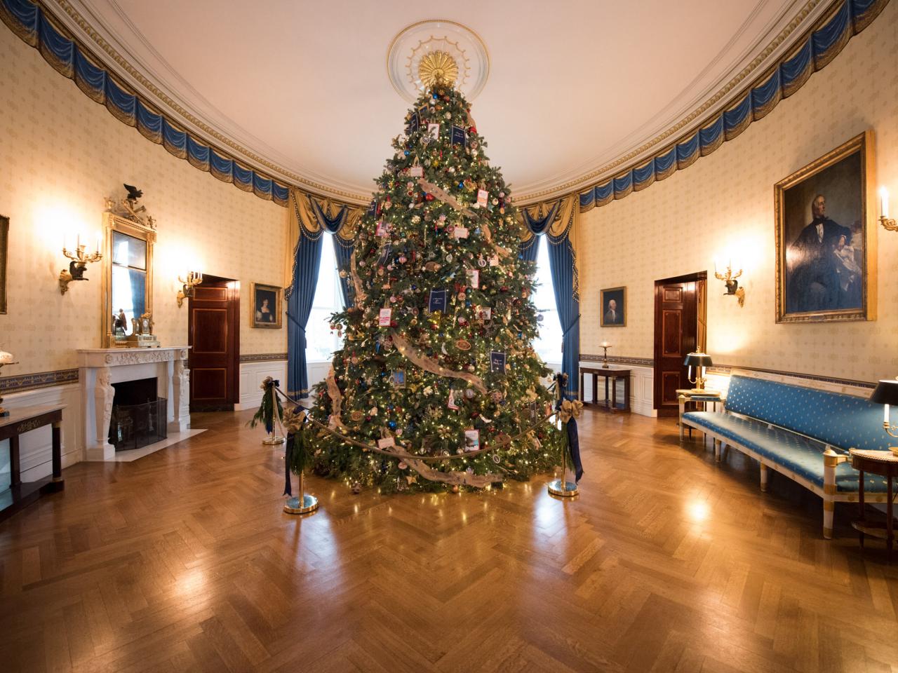 christmas-tree-wooden-floor|wooden-christmas-tree